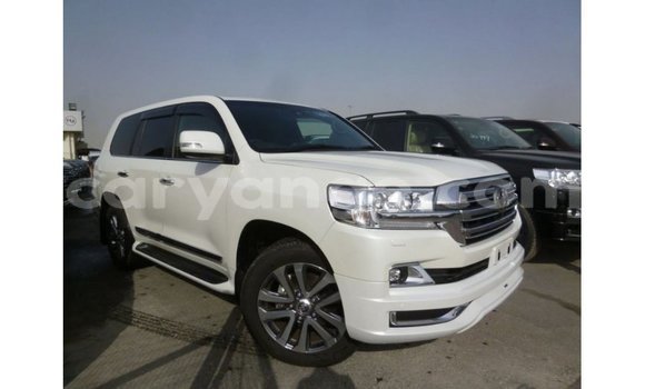 Acheter Import Voiture Toyota Land Cruiser Blanc à Import - Dubai, Namibie Acheter Import Voiture Toyota Land Cruiser Blanc à Import - Dubai, Namibie