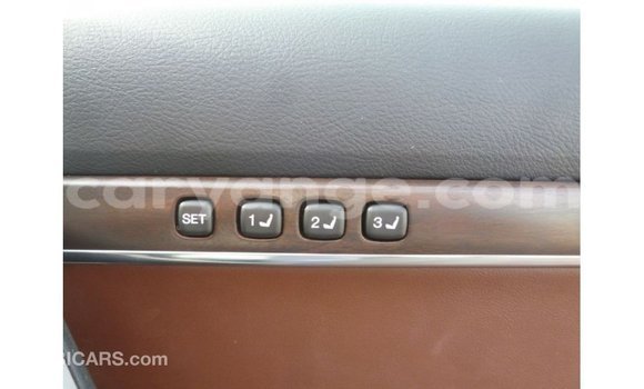 Acheter Import Voiture Toyota Land Cruiser Blanc à Import - Dubai, Namibie Acheter Import Voiture Toyota Land Cruiser Blanc à Import - Dubai, Namibie