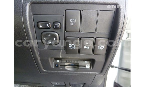 Acheter Import Voiture Toyota Land Cruiser Blanc à Import - Dubai, Namibie Acheter Import Voiture Toyota Land Cruiser Blanc à Import - Dubai, Namibie