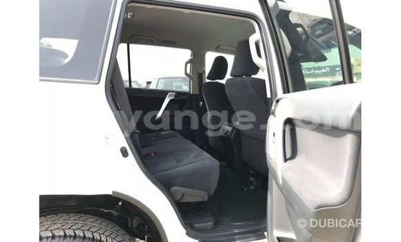 Acheter Import Voiture Toyota Prado Blanc à Import - Dubai, Namibie Acheter Import Voiture Toyota Prado Blanc à Import - Dubai, Namibie