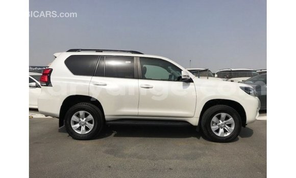 Acheter Import Voiture Toyota Prado Blanc à Import - Dubai, Namibie Acheter Import Voiture Toyota Prado Blanc à Import - Dubai, Namibie