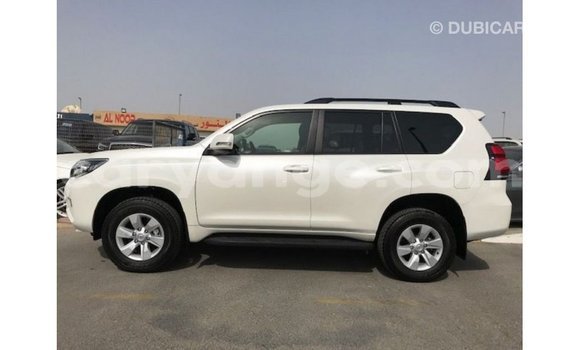 Acheter Import Voiture Toyota Prado Blanc à Import - Dubai, Namibie Acheter Import Voiture Toyota Prado Blanc à Import - Dubai, Namibie