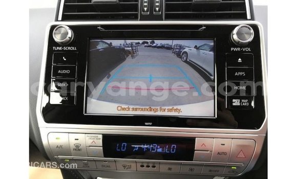 Acheter Import Voiture Toyota Prado Blanc à Import - Dubai, Namibie Acheter Import Voiture Toyota Prado Blanc à Import - Dubai, Namibie