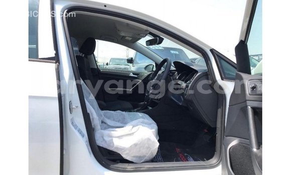 Acheter Import Voiture Volkswagen Golf Blanc à Import - Dubai, Namibie Acheter Import Voiture Volkswagen Golf Blanc à Import - Dubai, Namibie