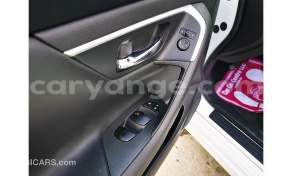 Acheter Import Voiture Nissan Altima Blanc à Import - Dubai, Namibie Acheter Import Voiture Nissan Altima Blanc à Import - Dubai, Namibie