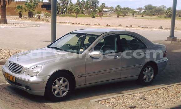 Acheter Occasion Voiture Mercedes-Benz C–Class Gris à Windhoek, Namibie Acheter Occasion Voiture Mercedes-Benz C–Class Gris à Windhoek, Namibie