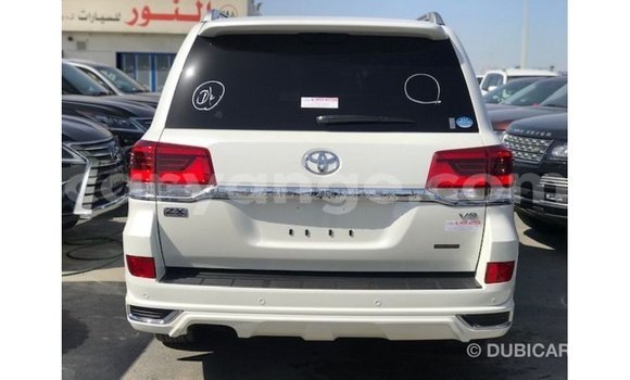 Acheter Import Voiture Toyota Land Cruiser Blanc à Import - Dubai, Namibie Acheter Import Voiture Toyota Land Cruiser Blanc à Import - Dubai, Namibie