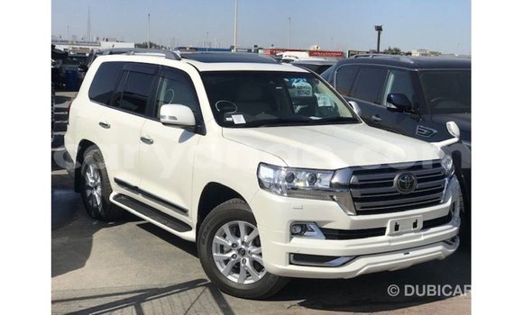 Acheter Import Voiture Toyota Land Cruiser Blanc à Import - Dubai, Namibie Acheter Import Voiture Toyota Land Cruiser Blanc à Import - Dubai, Namibie