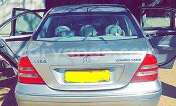 Acheter Occasion Voiture Mercedes-Benz C–Class Gris à Windhoek, Namibie Acheter Occasion Voiture Mercedes-Benz C–Class Gris à Windhoek, Namibie