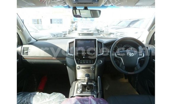 Acheter Import Voiture Toyota Land Cruiser Noir à Import - Dubai, Namibie Acheter Import Voiture Toyota Land Cruiser Noir à Import - Dubai, Namibie