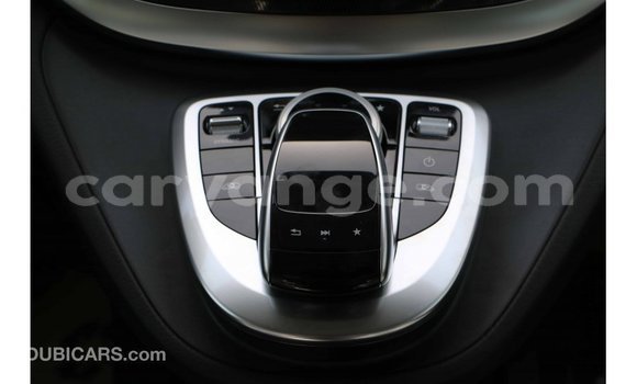 Acheter Import Voiture Mercedes-Benz 250 Noir à Import - Dubai, Namibie Acheter Import Voiture Mercedes-Benz 250 Noir à Import - Dubai, Namibie