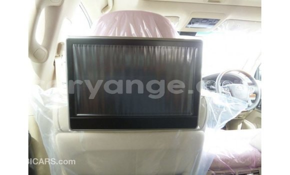 Acheter Import Voiture Toyota Land Cruiser Blanc à Import - Dubai, Namibie Acheter Import Voiture Toyota Land Cruiser Blanc à Import - Dubai, Namibie
