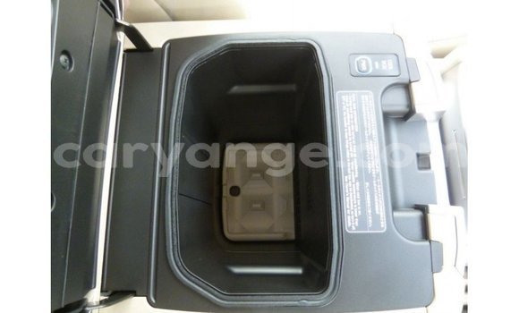 Acheter Import Voiture Toyota Land Cruiser Blanc à Import - Dubai, Namibie Acheter Import Voiture Toyota Land Cruiser Blanc à Import - Dubai, Namibie