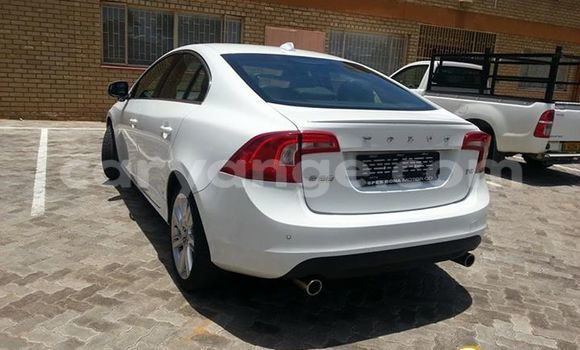 Acheter Occasion Voiture Volvo S80 Blanc à Windhoek, Namibie