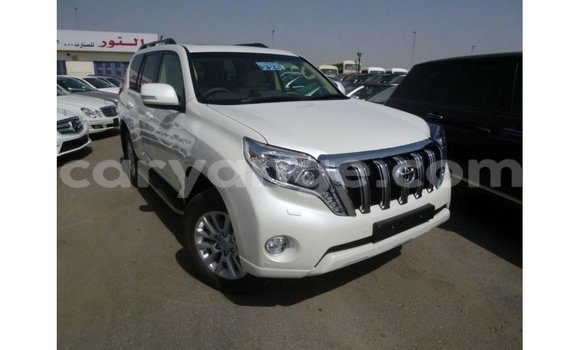 Acheter Import Voiture Toyota Prado Blanc à Import - Dubai, Namibie Acheter Import Voiture Toyota Prado Blanc à Import - Dubai, Namibie