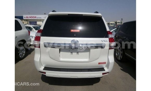Acheter Import Voiture Toyota Prado Blanc à Import - Dubai, Namibie Acheter Import Voiture Toyota Prado Blanc à Import - Dubai, Namibie