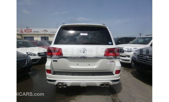 Buy Import Toyota Land Cruiser White Car in Import - Dubai in Namibia Buy Import Toyota Land Cruiser White Car in Import - Dubai in Namibia