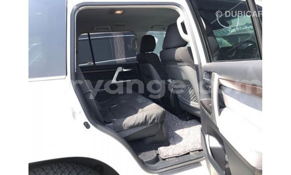 Buy Import Toyota Land Cruiser White Car in Import - Dubai in Namibia Buy Import Toyota Land Cruiser White Car in Import - Dubai in Namibia