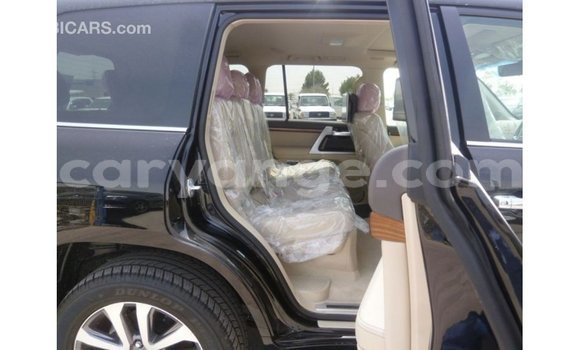 Acheter Import Voiture Toyota Land Cruiser Noir à Import - Dubai, Namibie Acheter Import Voiture Toyota Land Cruiser Noir à Import - Dubai, Namibie