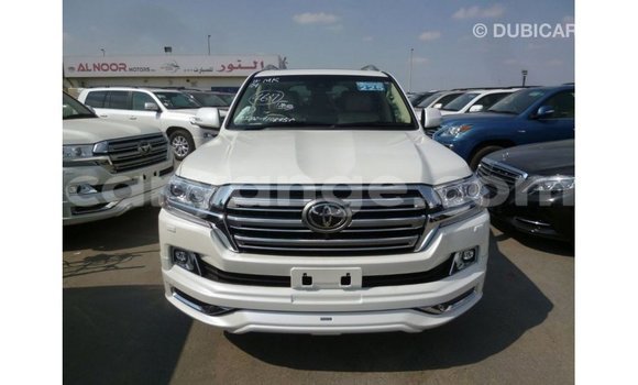 Acheter Import Voiture Toyota Land Cruiser Blanc à Import - Dubai, Namibie Acheter Import Voiture Toyota Land Cruiser Blanc à Import - Dubai, Namibie