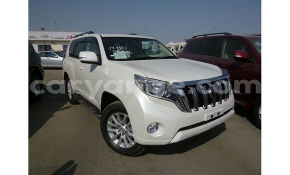 Acheter Import Voiture Toyota Prado Blanc à Import - Dubai, Namibie Acheter Import Voiture Toyota Prado Blanc à Import - Dubai, Namibie