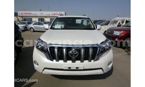 Acheter Import Voiture Toyota Prado Blanc à Import - Dubai, Namibie Acheter Import Voiture Toyota Prado Blanc à Import - Dubai, Namibie