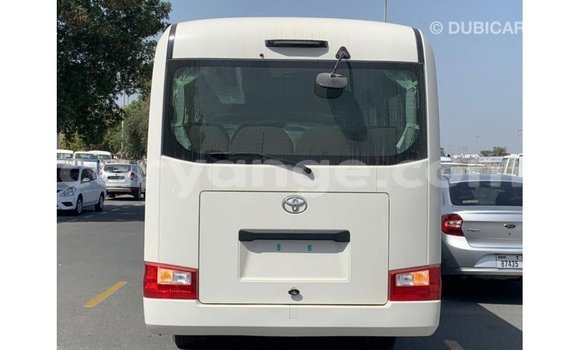 Acheter Import Voiture Toyota Coaster Blanc à Import - Dubai, Namibie Acheter Import Voiture Toyota Coaster Blanc à Import - Dubai, Namibie