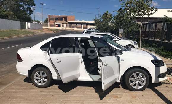 Acheter Occasion Voiture Volkswagen Polo Sedan Bleu à Windhoek, Namibie Acheter Occasion Voiture Volkswagen Polo Sedan Bleu à Windhoek, Namibie