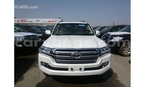 Acheter Import Voiture Toyota Land Cruiser Blanc à Import - Dubai, Namibie Acheter Import Voiture Toyota Land Cruiser Blanc à Import - Dubai, Namibie