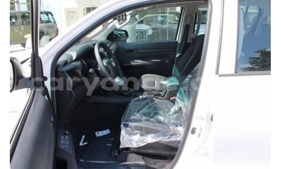 Acheter Import Voiture Toyota Hilux Blanc à Import - Dubai, Namibie Acheter Import Voiture Toyota Hilux Blanc à Import - Dubai, Namibie