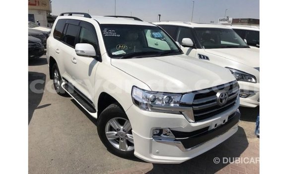 Acheter Import Voiture Toyota Land Cruiser Blanc à Import - Dubai, Namibie Acheter Import Voiture Toyota Land Cruiser Blanc à Import - Dubai, Namibie