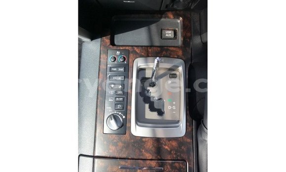 Acheter Import Voiture Toyota Land Cruiser Blanc à Import - Dubai, Namibie Acheter Import Voiture Toyota Land Cruiser Blanc à Import - Dubai, Namibie