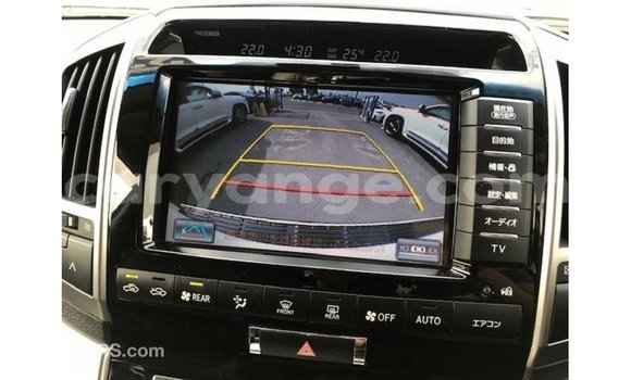 Acheter Import Voiture Toyota Land Cruiser Blanc à Import - Dubai, Namibie Acheter Import Voiture Toyota Land Cruiser Blanc à Import - Dubai, Namibie