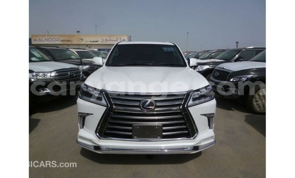 Acheter Import Voiture Lexus LX Blanc à Import - Dubai, Namibie Acheter Import Voiture Lexus LX Blanc à Import - Dubai, Namibie
