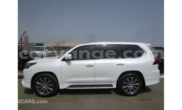 Acheter Import Voiture Lexus LX Blanc à Import - Dubai, Namibie Acheter Import Voiture Lexus LX Blanc à Import - Dubai, Namibie