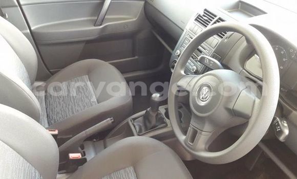 Acheter Occasion Voiture Volkswagen Polo Sedan Blanc à Windhoek, Namibie Acheter Occasion Voiture Volkswagen Polo Sedan Blanc à Windhoek, Namibie