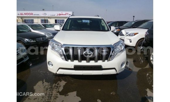 Acheter Import Voiture Toyota Prado Blanc à Import - Dubai, Namibie Acheter Import Voiture Toyota Prado Blanc à Import - Dubai, Namibie