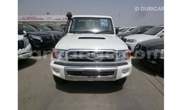 Acheter Import Voiture Toyota Land Cruiser Blanc à Import - Dubai, Namibie Acheter Import Voiture Toyota Land Cruiser Blanc à Import - Dubai, Namibie