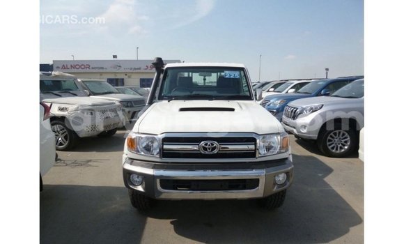 Acheter Import Voiture Toyota Land Cruiser Blanc à Import - Dubai, Namibie Acheter Import Voiture Toyota Land Cruiser Blanc à Import - Dubai, Namibie