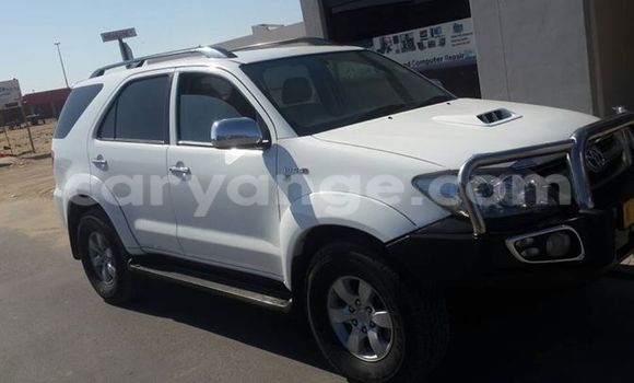 Acheter Occasion Voiture Toyota Fortuner Blanc à Windhoek, Namibie Acheter Occasion Voiture Toyota Fortuner Blanc à Windhoek, Namibie