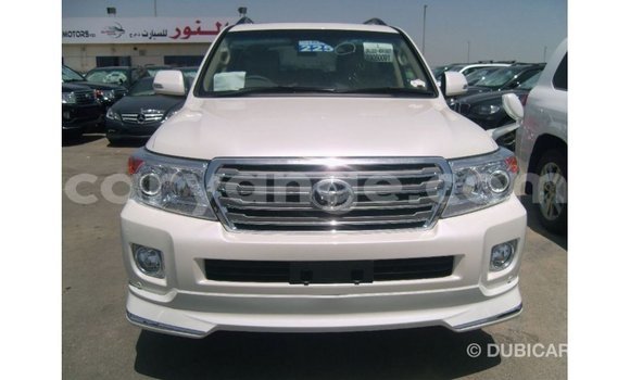 Acheter Import Voiture Toyota Land Cruiser Blanc à Import - Dubai, Namibie Acheter Import Voiture Toyota Land Cruiser Blanc à Import - Dubai, Namibie