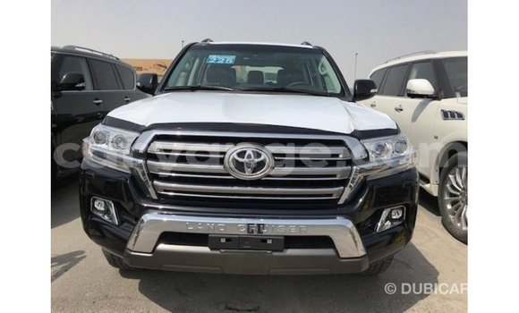 Acheter Import Voiture Toyota Land Cruiser Noir à Import - Dubai, Namibie Acheter Import Voiture Toyota Land Cruiser Noir à Import - Dubai, Namibie