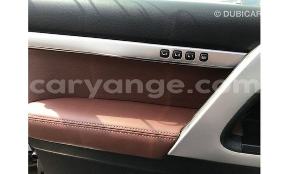 Acheter Import Voiture Toyota Land Cruiser Noir à Import - Dubai, Namibie Acheter Import Voiture Toyota Land Cruiser Noir à Import - Dubai, Namibie