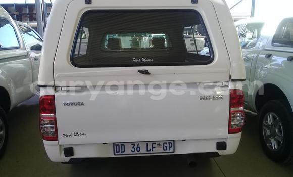 Acheter Occasion Voiture Toyota Hilux Blanc à Windhoek, Namibie Acheter Occasion Voiture Toyota Hilux Blanc à Windhoek, Namibie