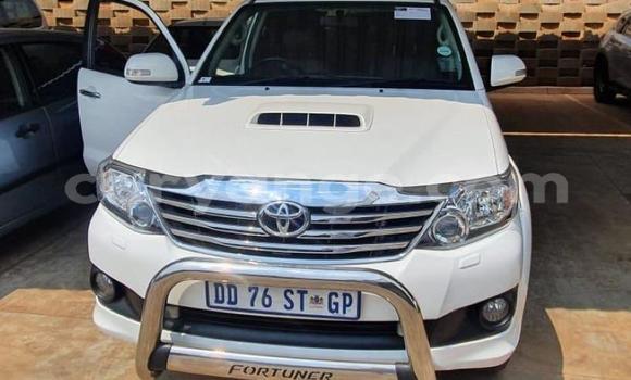 Acheter Occasion Voiture Toyota Fortuner Blanc à Windhoek, Namibie Acheter Occasion Voiture Toyota Fortuner Blanc à Windhoek, Namibie