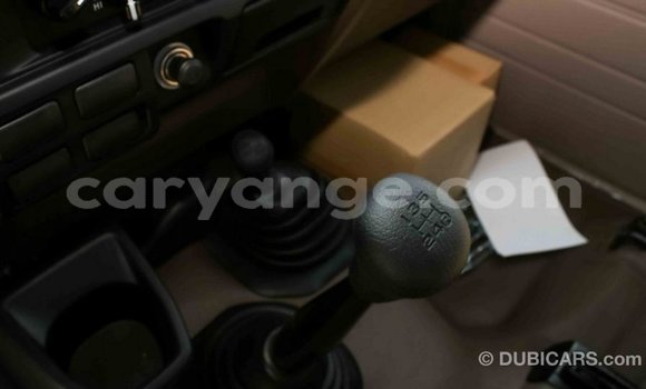 Acheter Import Voiture Toyota Land Cruiser Beige à Import - Dubai, Namibie Acheter Import Voiture Toyota Land Cruiser Beige à Import - Dubai, Namibie