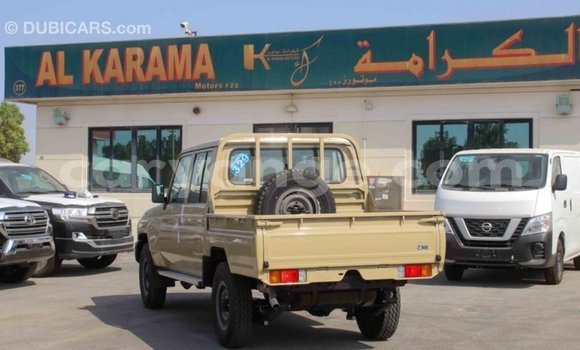 Acheter Import Voiture Toyota Land Cruiser Beige à Import - Dubai, Namibie Acheter Import Voiture Toyota Land Cruiser Beige à Import - Dubai, Namibie