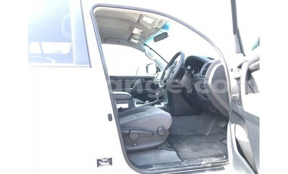 Buy Import Toyota Land Cruiser White Car in Import - Dubai in Namibia Buy Import Toyota Land Cruiser White Car in Import - Dubai in Namibia