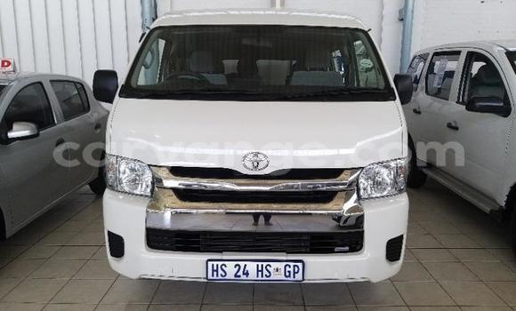 Acheter Occasion Voiture Toyota iQ Blanc à Windhoek, Namibie Acheter Occasion Voiture Toyota iQ Blanc à Windhoek, Namibie