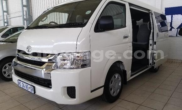 Acheter Occasion Voiture Toyota iQ Blanc à Windhoek, Namibie Acheter Occasion Voiture Toyota iQ Blanc à Windhoek, Namibie